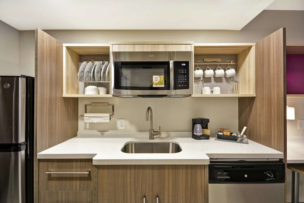 Suite, 1 King Bed, Accessible (Hearing)