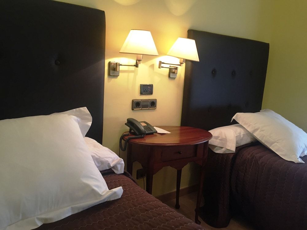 Hotel Juanito Double Room, 2 Twin Beds 5
