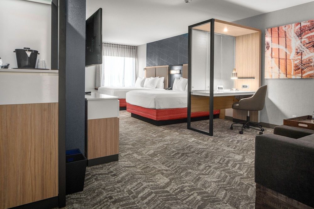 Suite, 2 Queen Beds, Non Smoking (Mobility/Hearing Access, Roll-in Shwr)