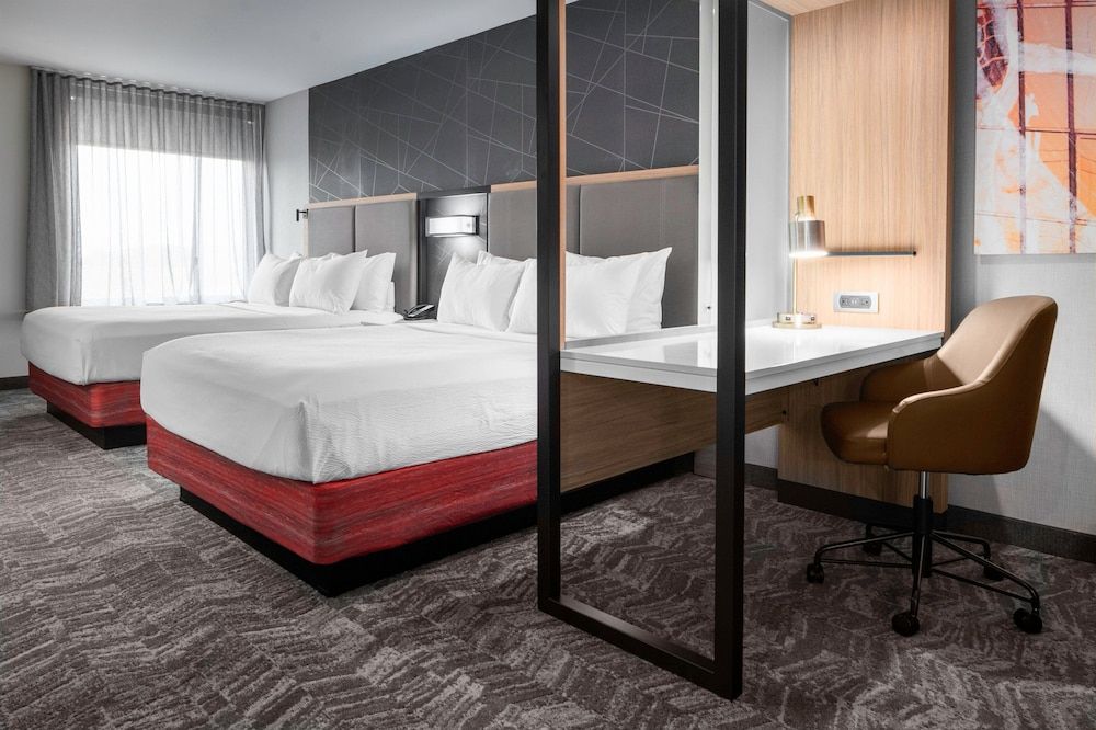 Suite, 2 Queen Beds, Non Smoking (Mobility/Hearing Access, Roll-in Shwr)