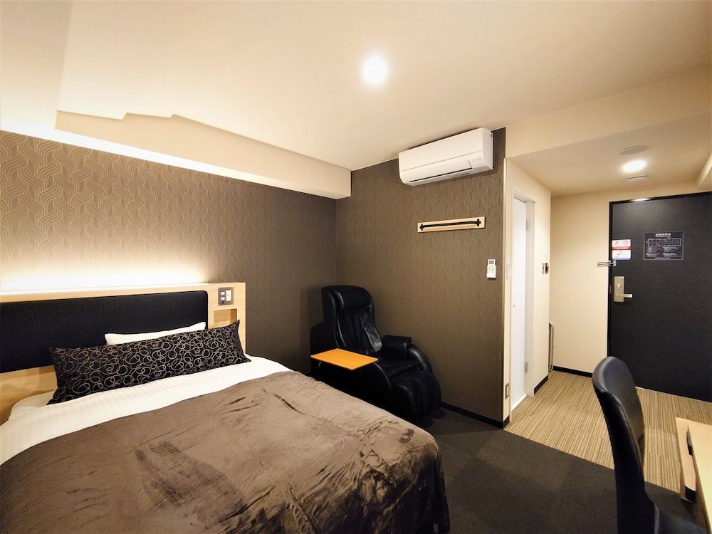 Premium Single Room, 1 Double Bed, Non Smoking (with Massage chair)