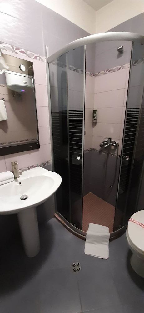 Hotel Bylis Standard Double Room 3