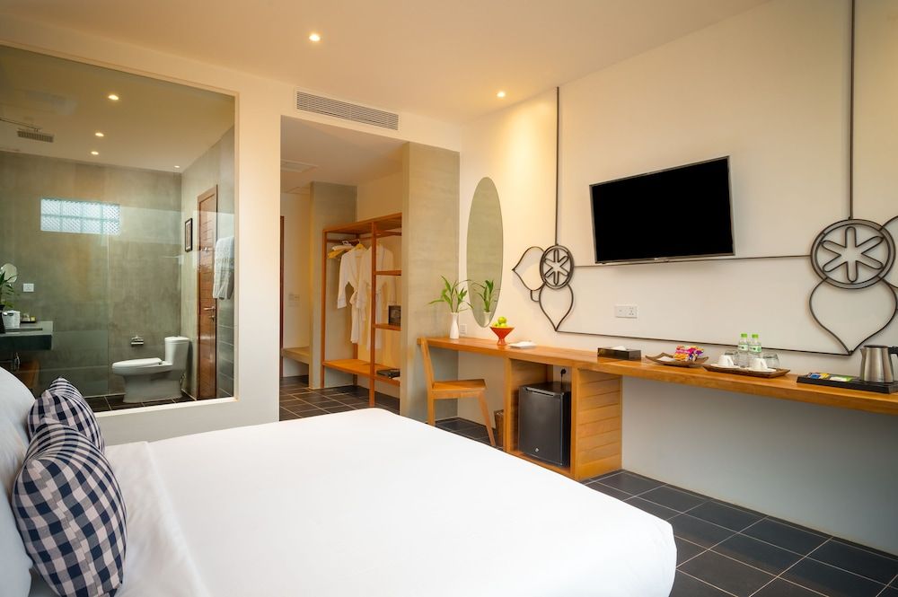 Phka Chan Hotel Deluxe Double with Balcony 2