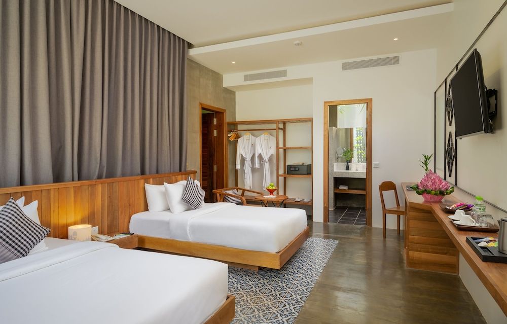 Phka Chan Hotel Premier Twin Room with Pool Access 5