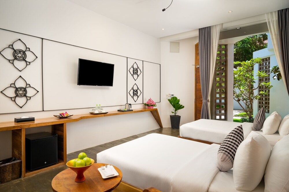 Phka Chan Hotel Premier Twin Room with Pool Access 3