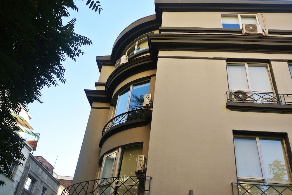 undefined Hotel Elisa Cole 3