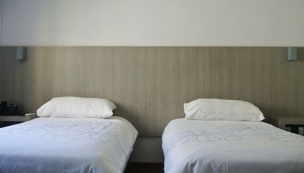 undefined Hotel Elisa Cole 10