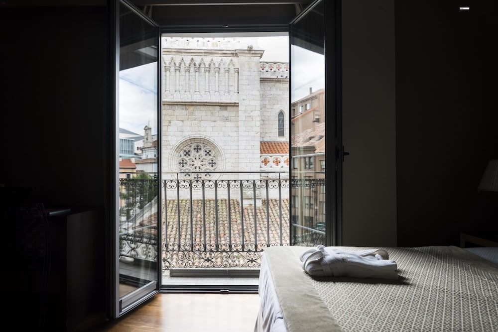 Nexus Valladolid Suites & Hotel Deluxe Suite, Kitchen 5