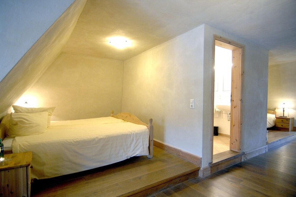 Family Room (for up to 4 persons)