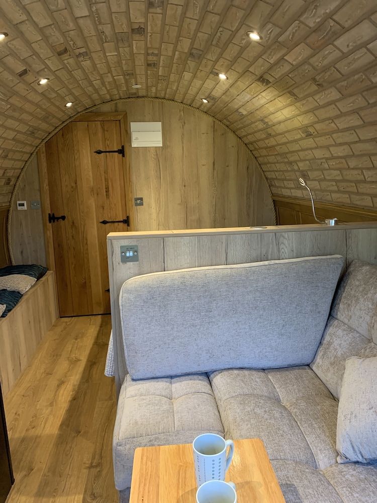 Cosy Escape Heated Luxury pod and hot tub Cabin 13