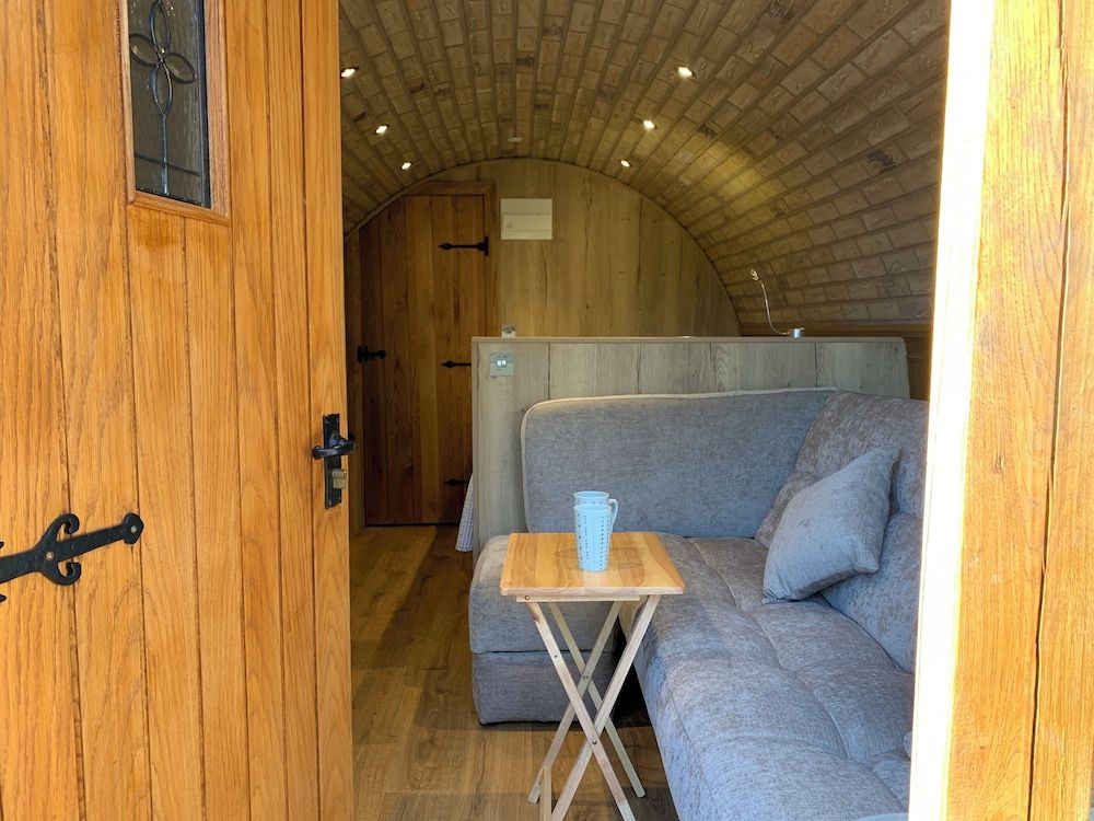 Cosy Escape Heated Luxury pod and hot tub Cabin 11