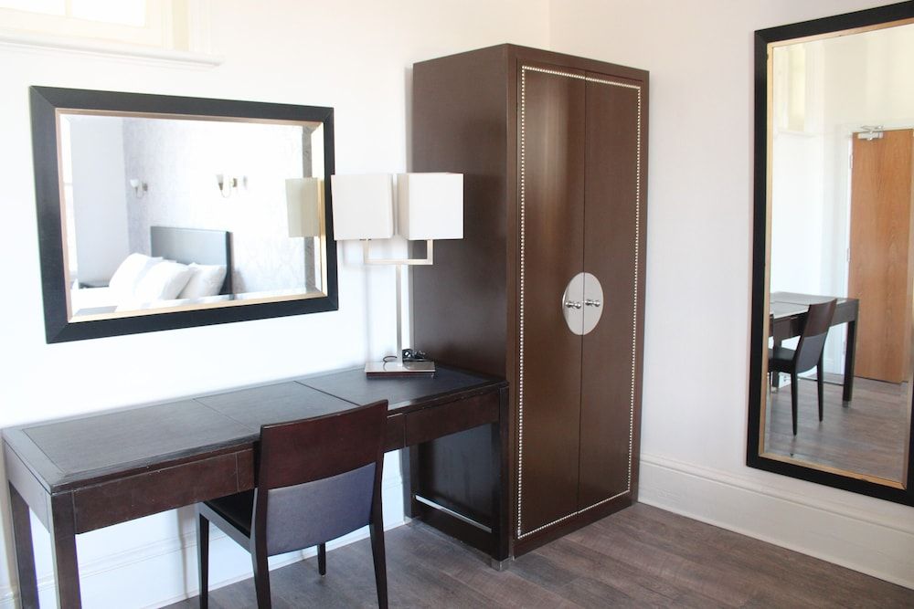 Park Hotel & Apartments Superior Double Room 7