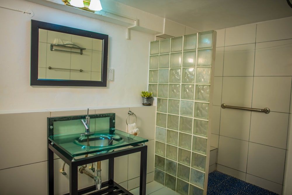 Ocean's Edge Lodge Restaurant & Bar C Standard Room, Balcony 4