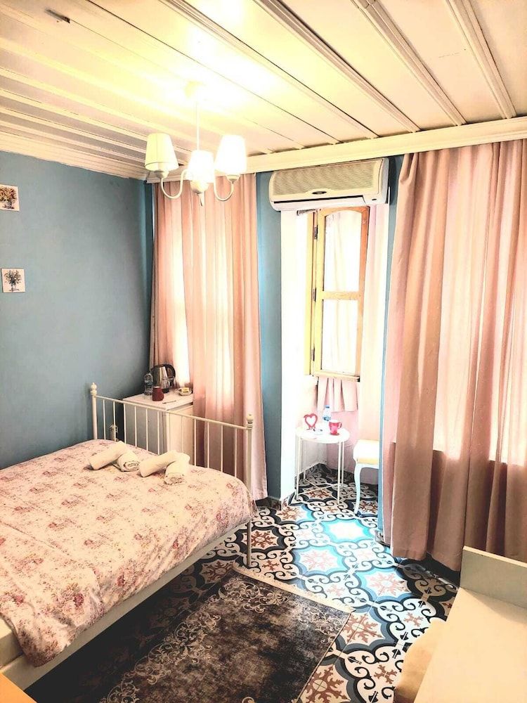 La Bella Hotel Deluxe Room 10