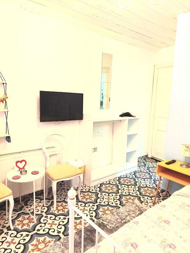 La Bella Hotel Deluxe Room 8