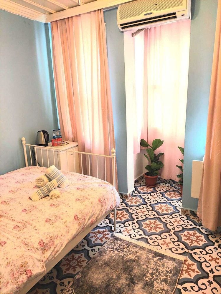 La Bella Hotel Deluxe Room 14