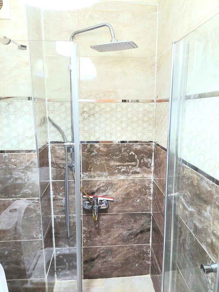 La Bella Hotel Deluxe Room 4