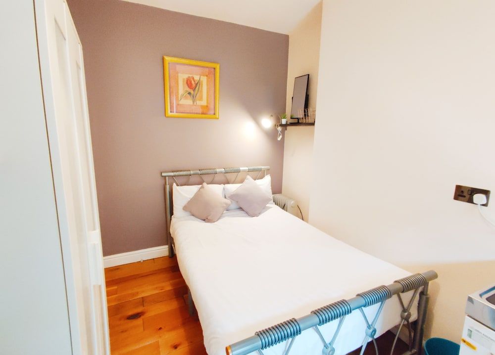 undefined White's Row Resident