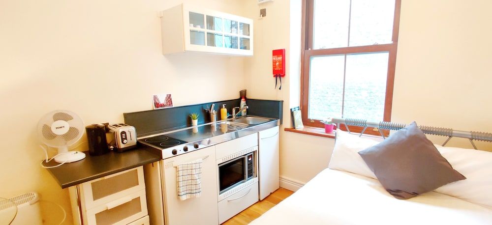 undefined White's Row Resident 4