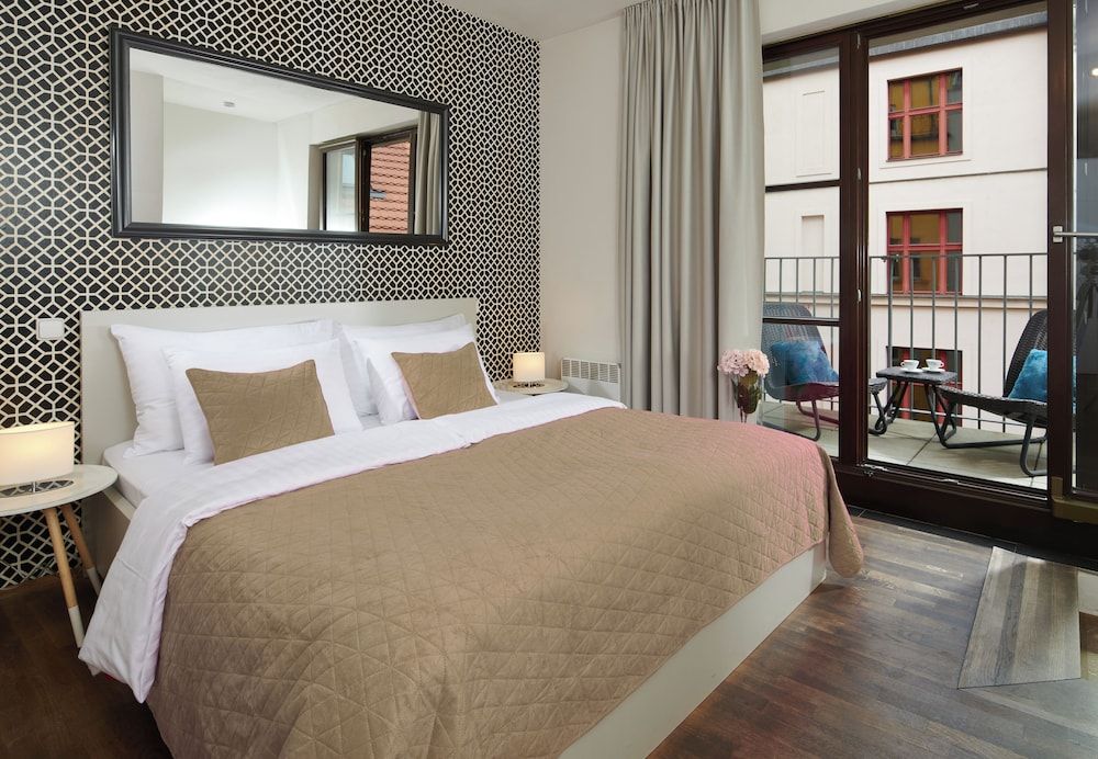 4 Arts Apartments by Adrez Living Loft J.Capek