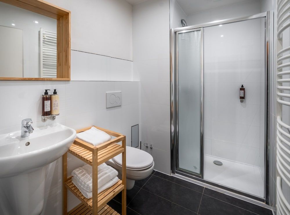 4 Arts Apartments by Adrez Living Loft J.Capek 4