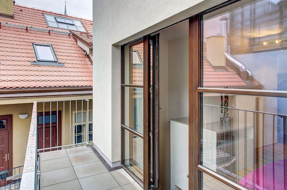 4 Arts Apartments by Adrez Living Loft J.Capek 3