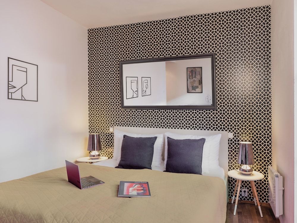 4 Arts Apartments by Adrez Living Loft J.Capek 2