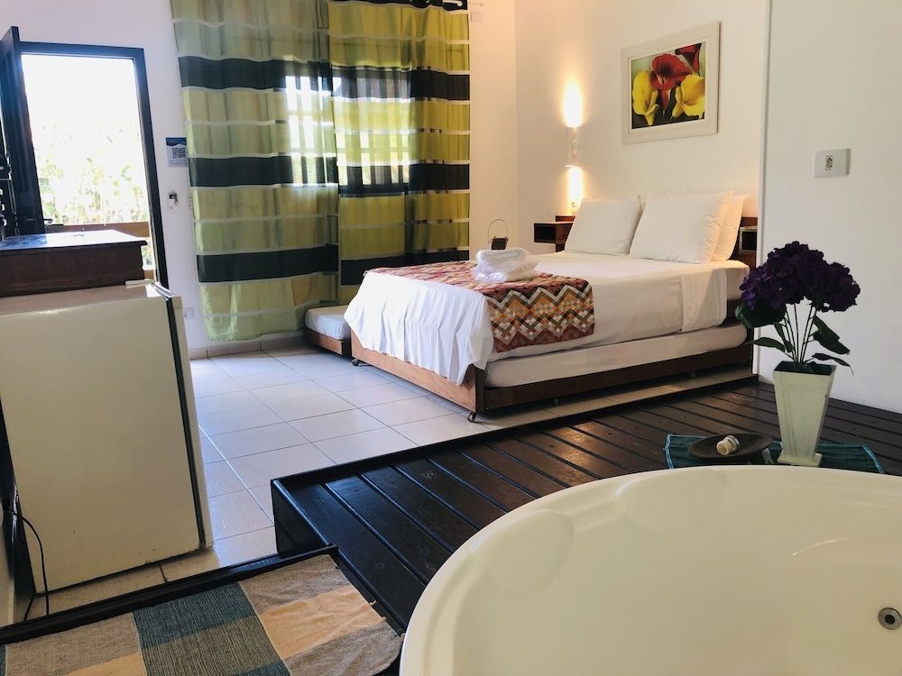 Superior Suite, Hot Tub, Mountain View
