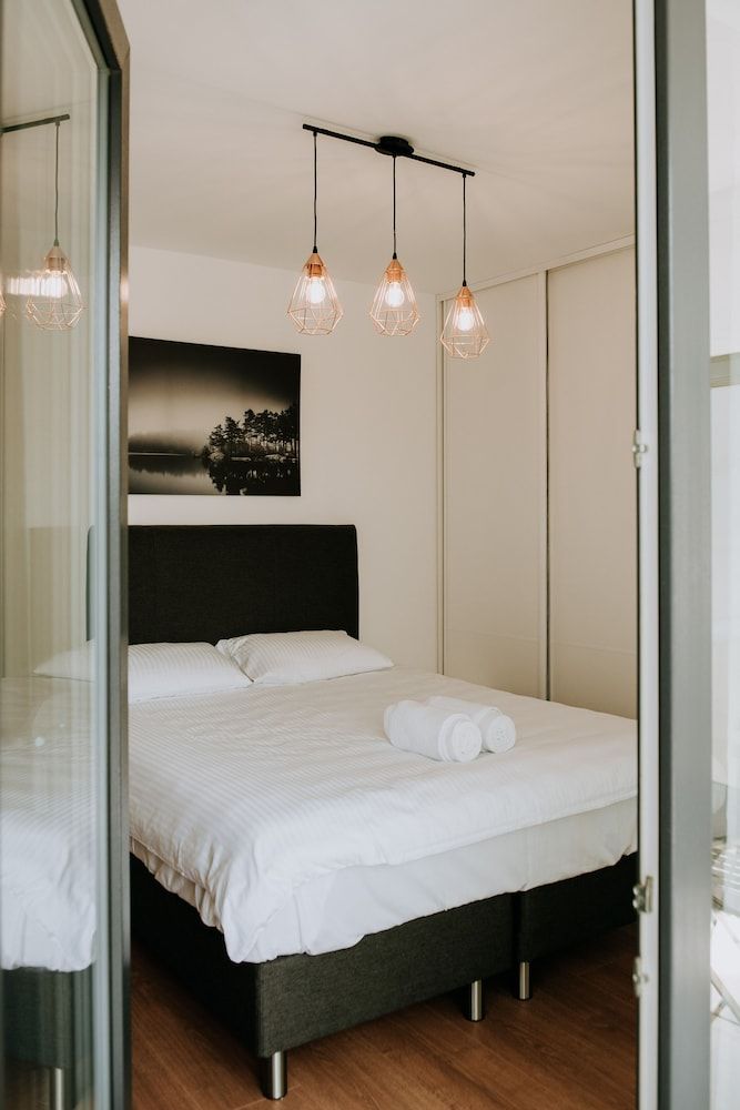 Luxury Suite, Queen and Sofa Bed, City View, Balcony/Patio