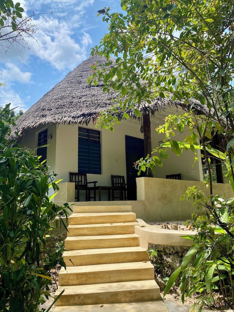 Mangrove Lodge