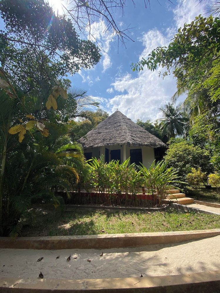 Mangrove Lodge