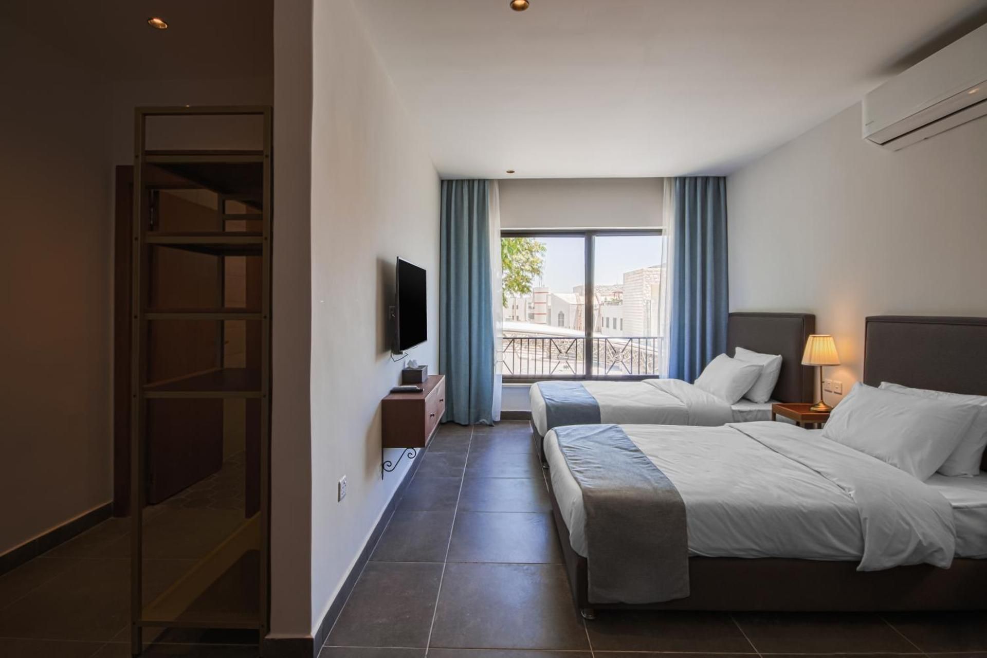 undefined Canary Hotel 4