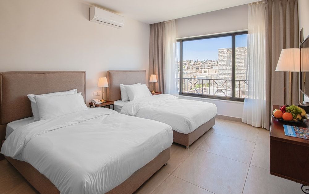 undefined Canary Hotel 4