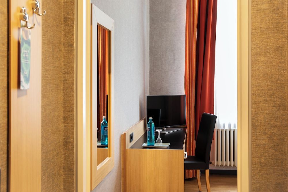 Roomingtons Franziskushöhe Lohr Single Room - Forest View 11