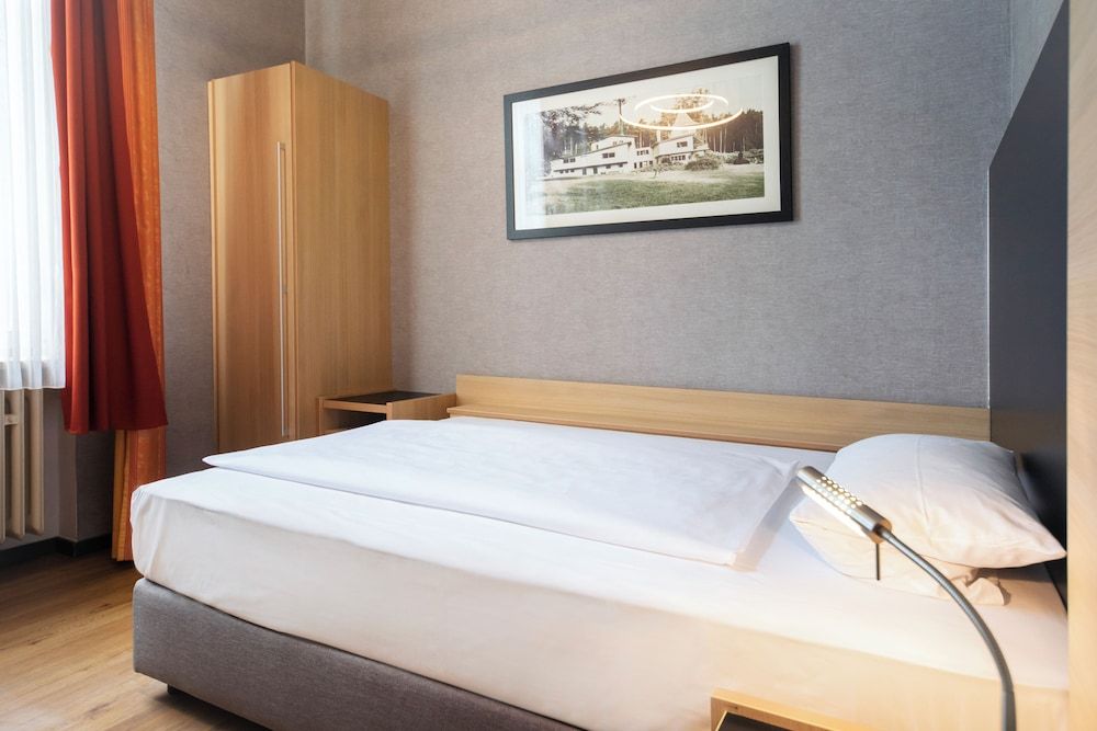 Roomingtons Franziskushöhe Lohr Single Room - Forest View 4