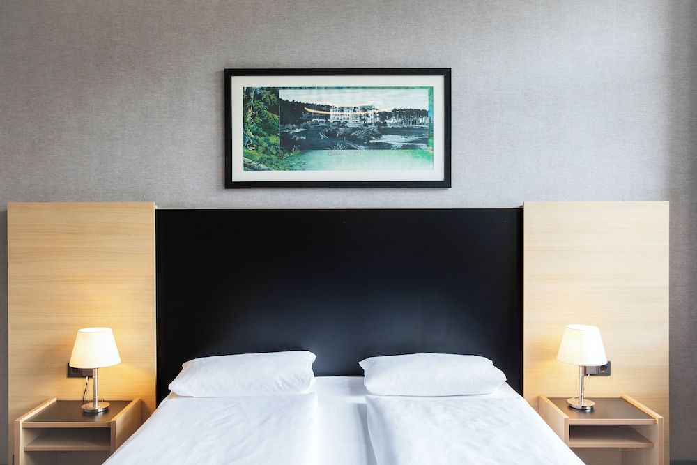 Roomingtons Franziskushöhe Lohr Double Room, Valley View 7