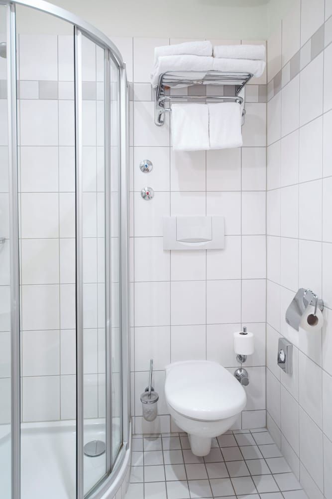 Roomingtons Franziskushöhe Lohr Single Room, Valley View 7