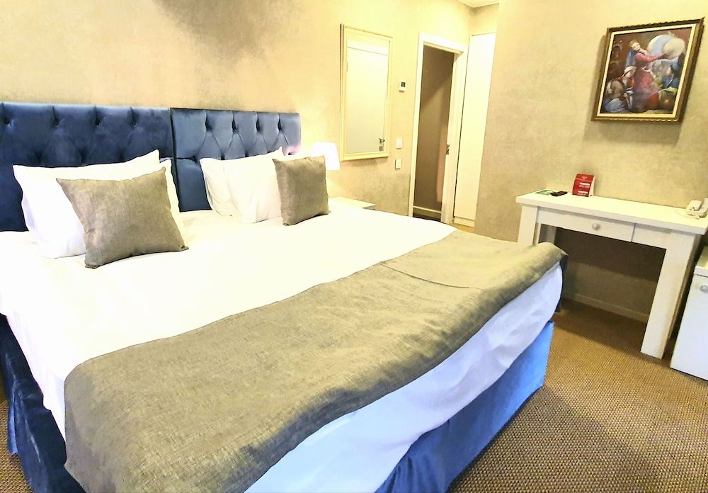 La Casa Fountains Square Family Suite 2