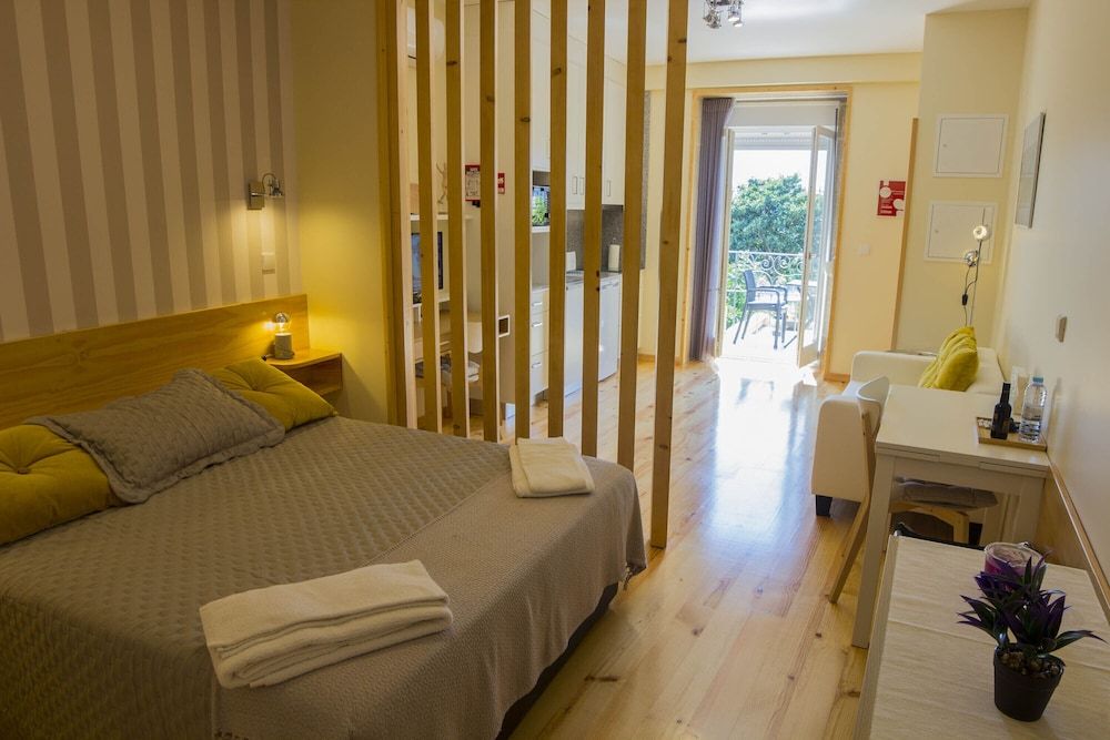 Cedofeita Back Garden Deluxe Studio, 1 Double Bed, Balcony (1T) 2