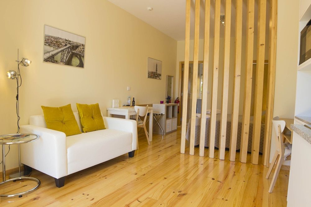 Cedofeita Back Garden Deluxe Studio, 1 Double Bed, Balcony (1T) 4