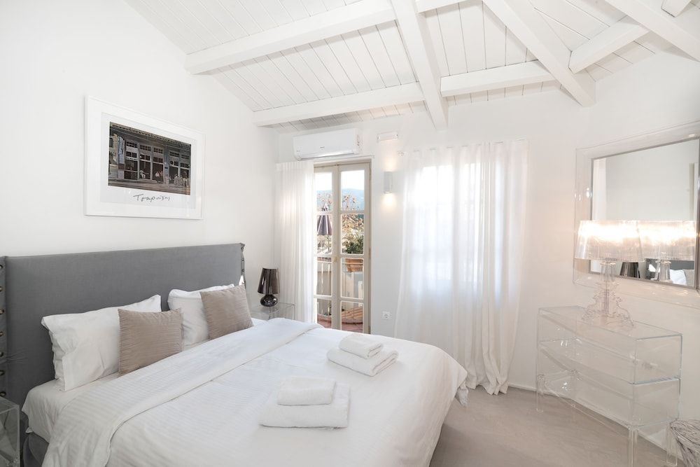 undefined Acropolis Suites 4