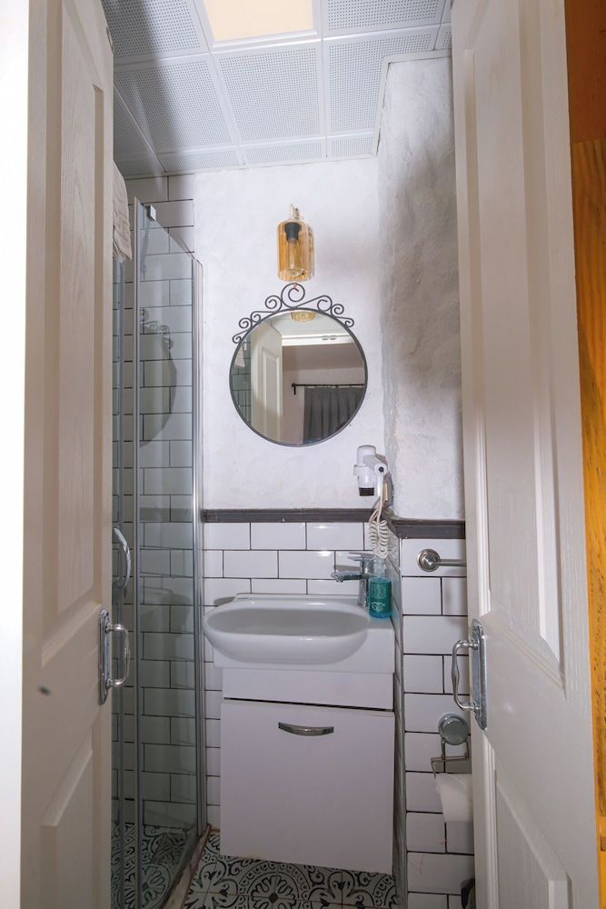 Kybele Suites Alacati Standard Double Room (Canarino) 10