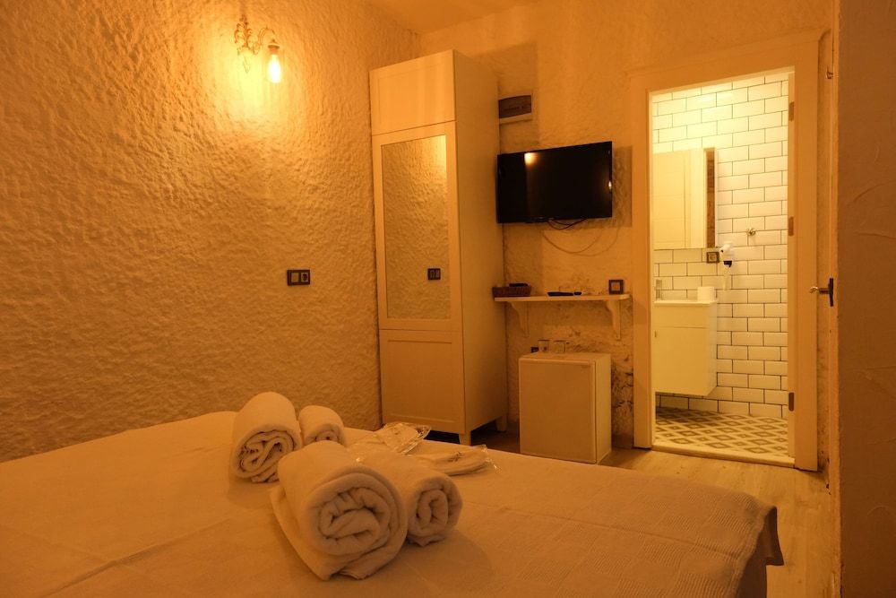 Kybele Suites Alacati Standard Double Room (Canarino) 12