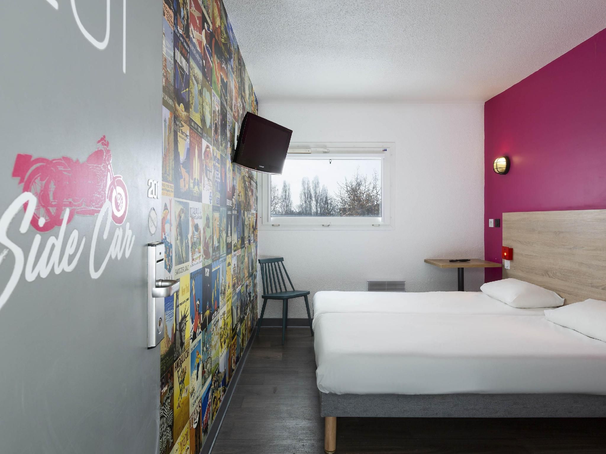 Cabrio room 2 single beds with bathroom