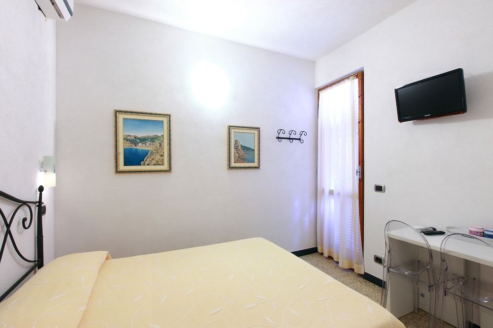 Albergo Al Carugio Basic Double Room, 1 Queen Bed 10