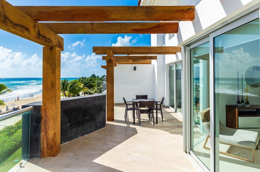 Mareazul Beach Condos Playa Del Carmen