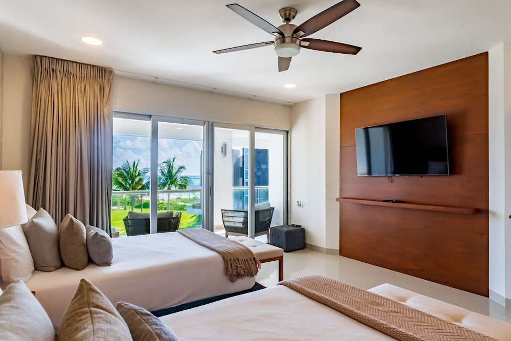 Deluxe 4 bedroom Ocean View