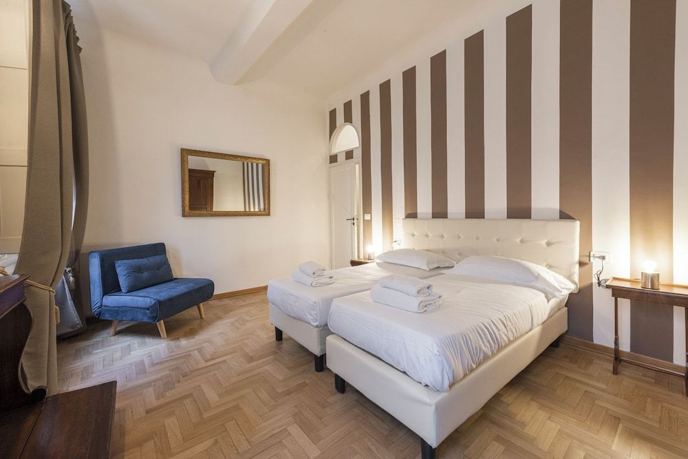 Santa Croce Retreat by MMega Comfort Apartment, 2 Bedrooms, Non Smoking 6