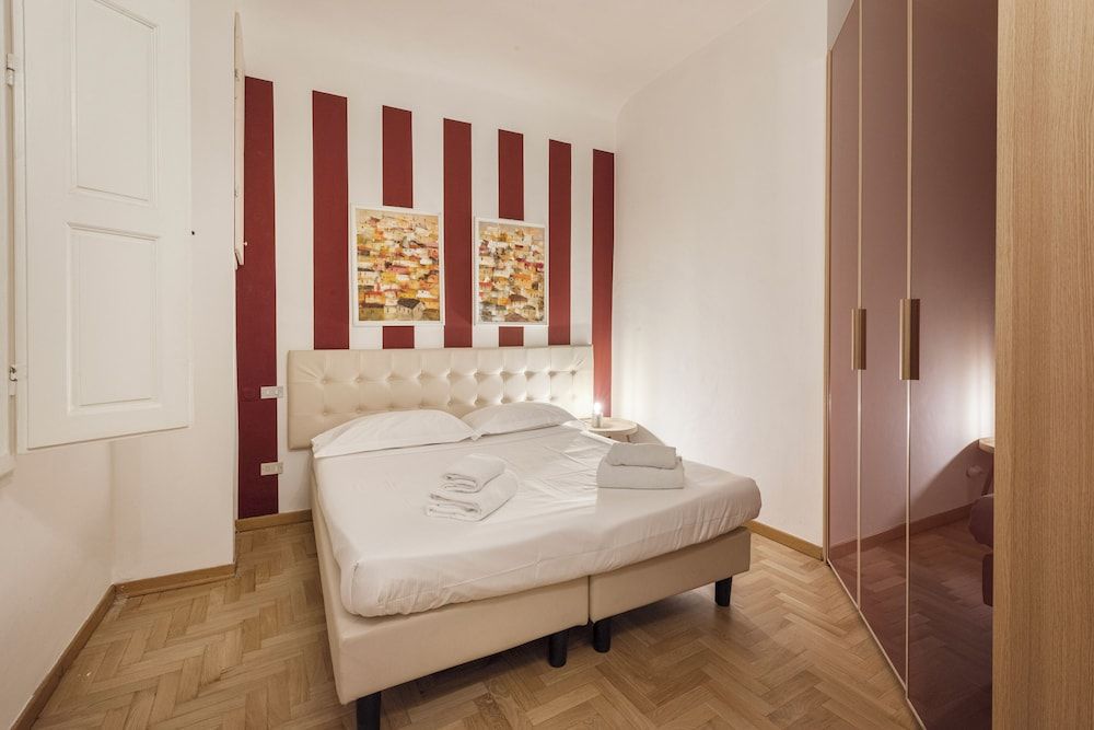Santa Croce Retreat by MMega Comfort Apartment, 2 Bedrooms, Non Smoking 3