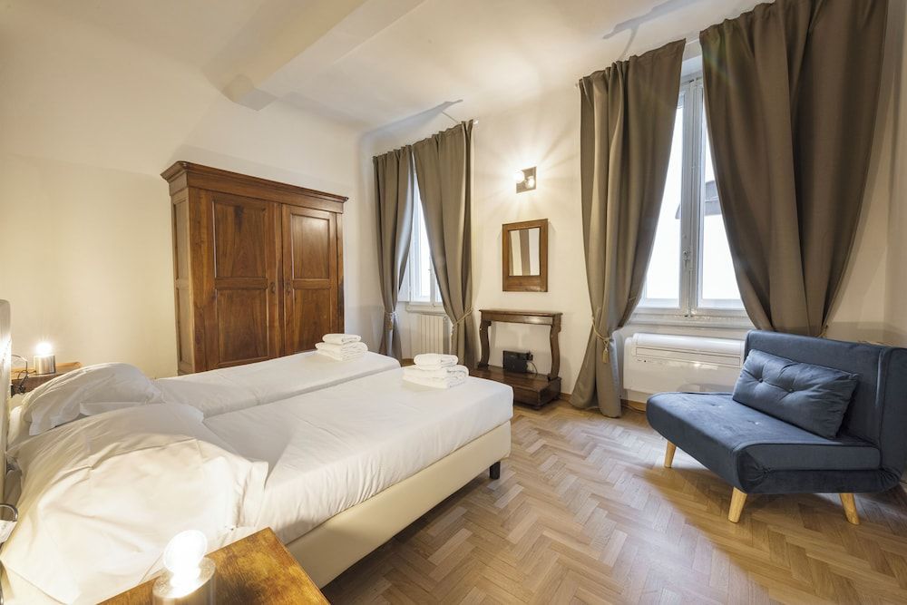 Santa Croce Retreat by MMega Comfort Apartment, 2 Bedrooms, Non Smoking 4